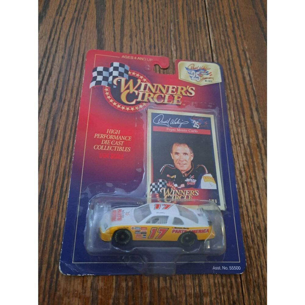Vintage 1997 Kenner Hasbro Winner's Circle Daryl Waltrip 1/64 Die-Cast Race Car